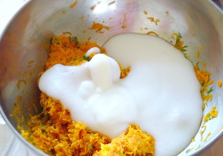 Пошаговый рецепт приготовления рулета из блина с сырной начинкой